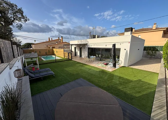 Espectacular Casa En Llagostera - Costa Brava, Con Piscina