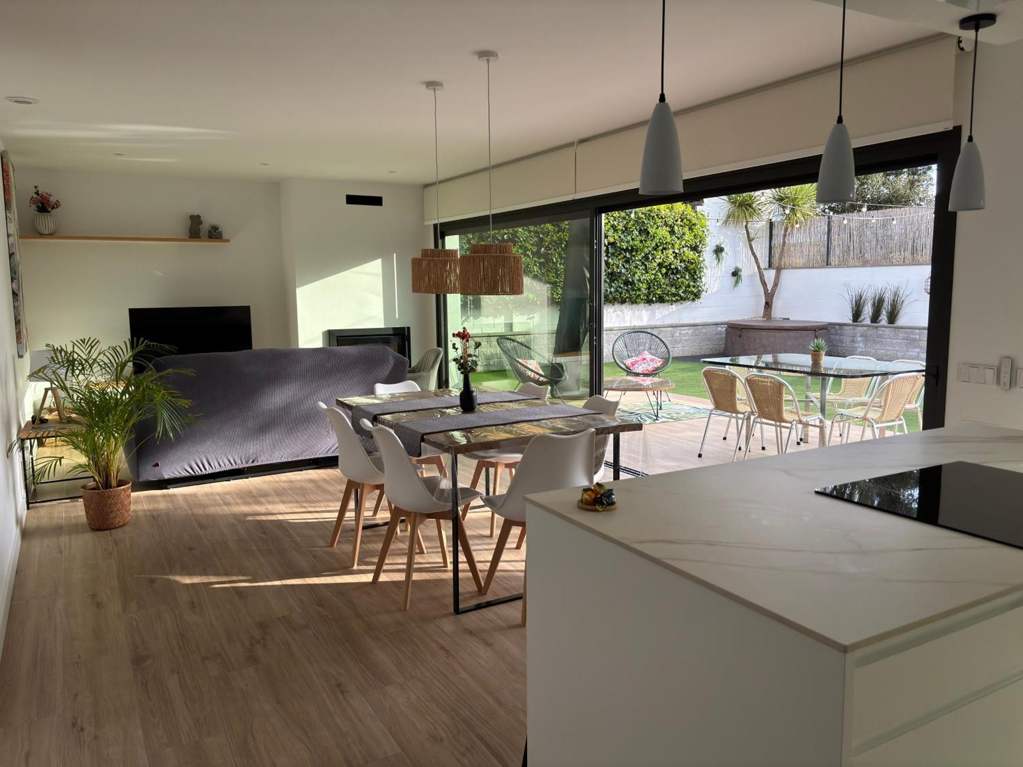 Hébergement de vacances Espectacular Casa En - Costa Brava, Con Piscina